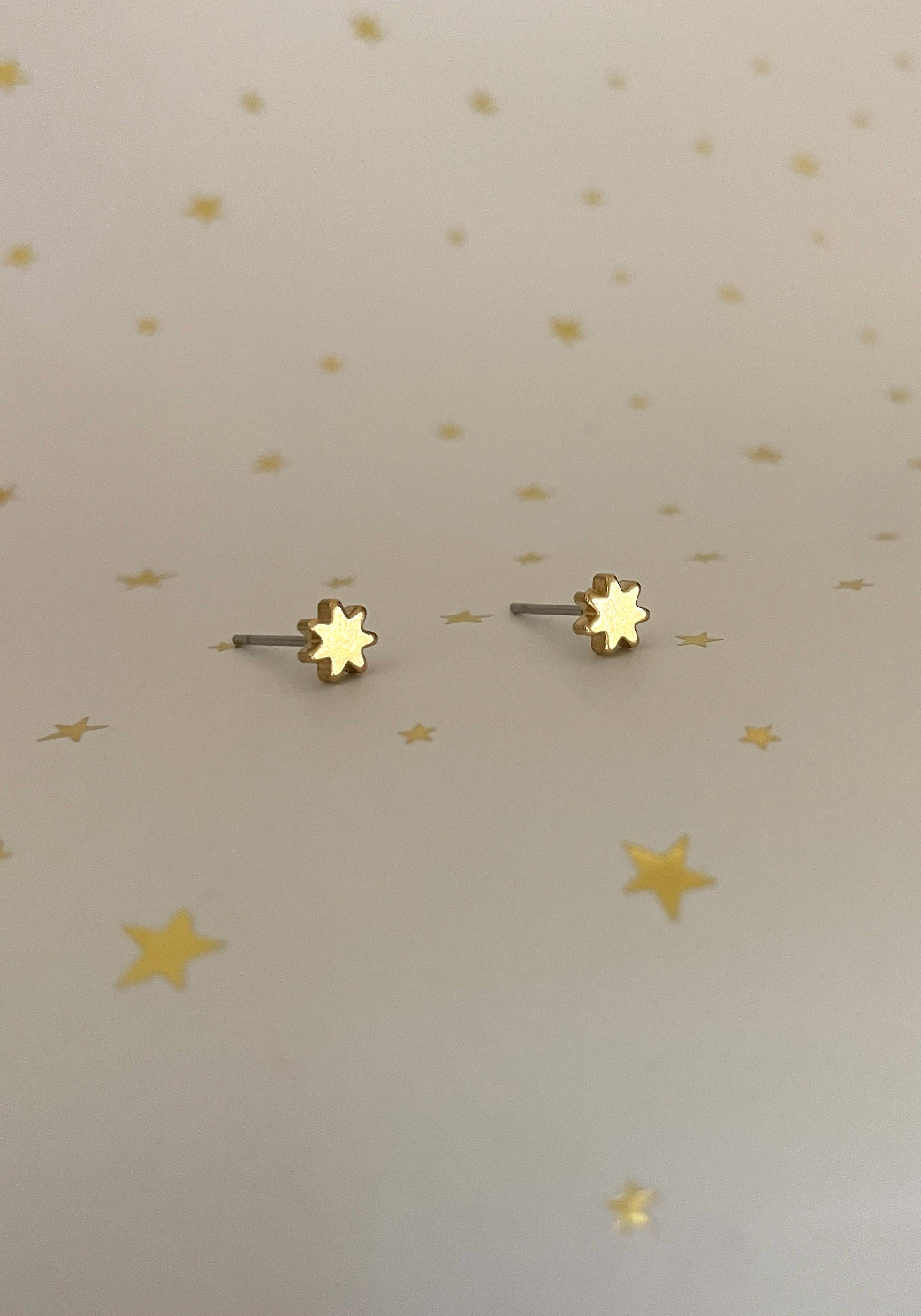DANI STAR STUDS/simple studs/minimalist studs/simple earrings/flower earrings/ star earrings/ starburst studs/ flower studs