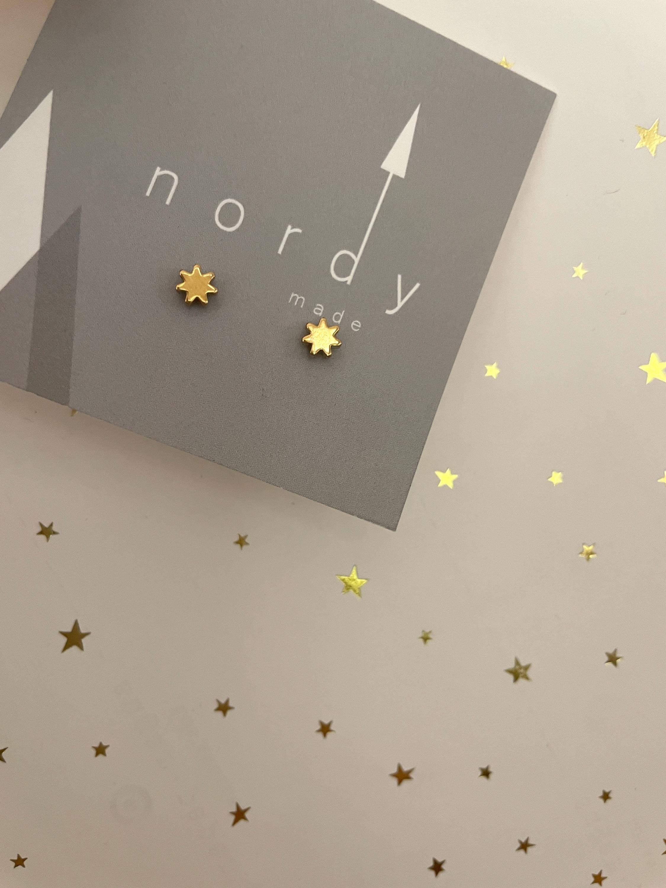 DANI STAR STUDS/simple studs/minimalist studs/simple earrings/flower earrings/ star earrings/ starburst studs/ flower studs