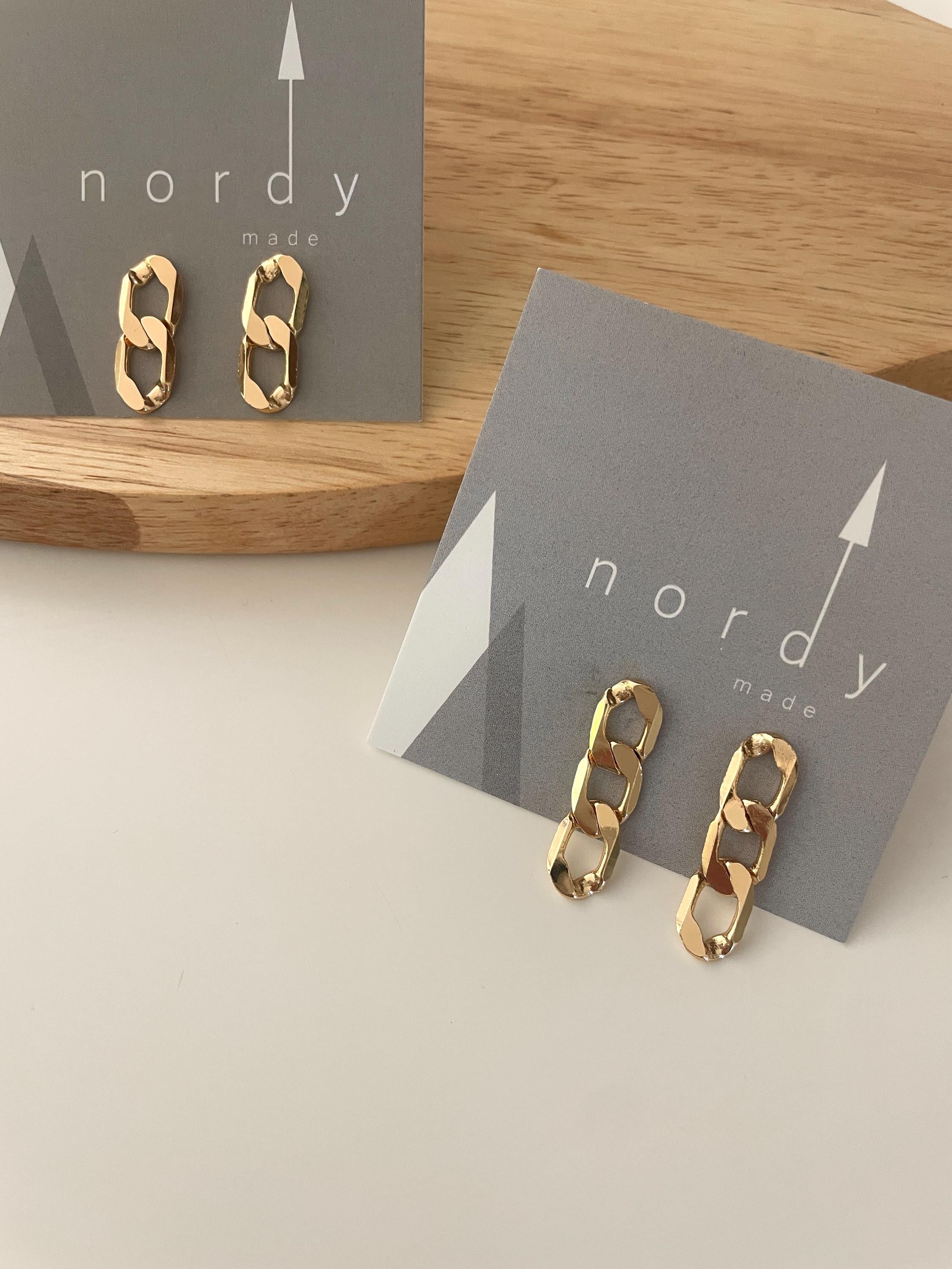 Large Chunky CURB CHAIN EARRINGS /gold chain earrings/ gold chain studs/ curb chain studs/ statement earrings/ statement studs