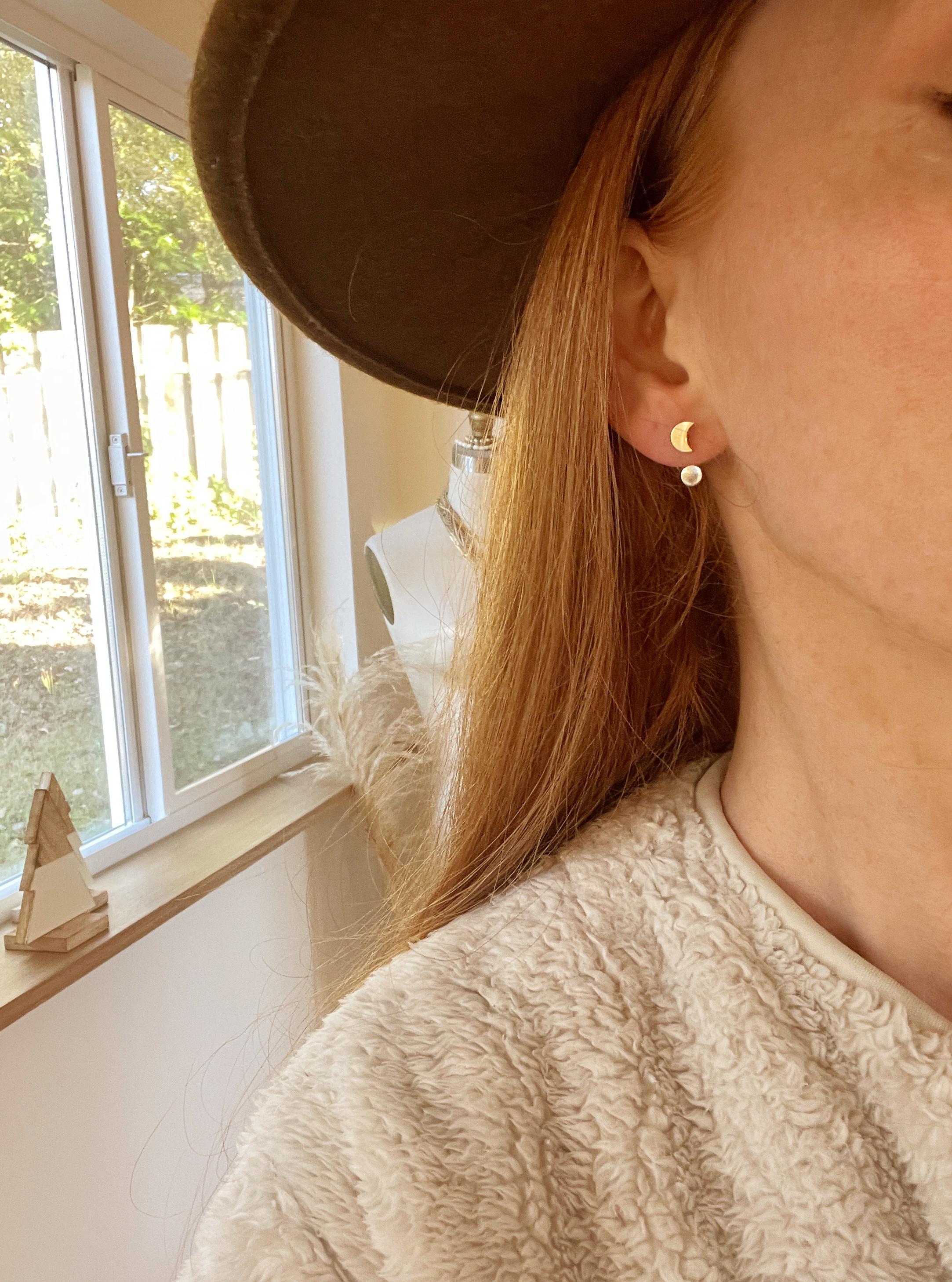 Ida floating double DOT EAR JACKETS/hammered circle ear jackets/minimalist earrings/geometric jewelry/stud earrings/circle earrings