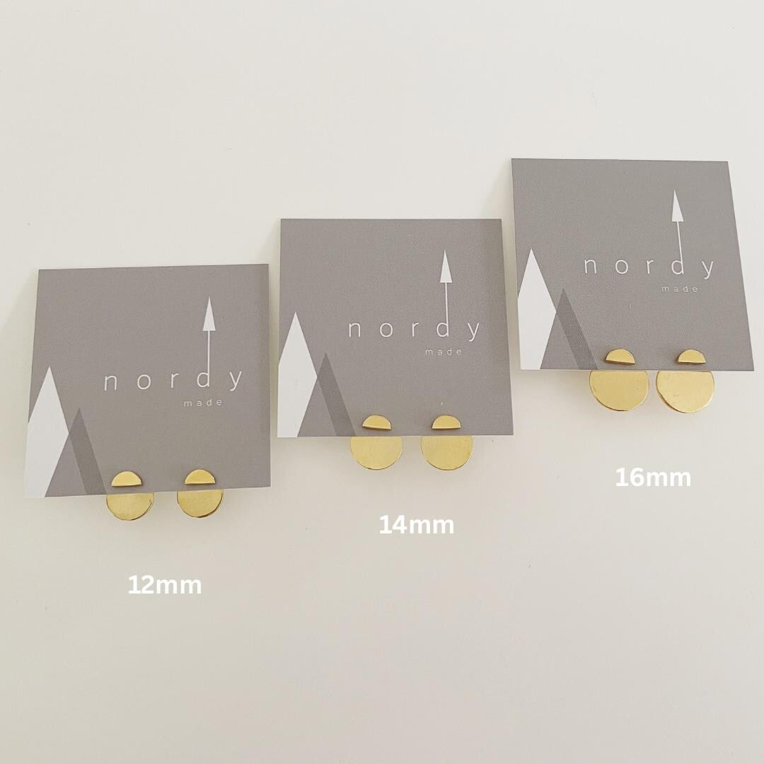 Ear jacket options come in 3 different sizes for all materials: 12mm, 14mm and 16mm