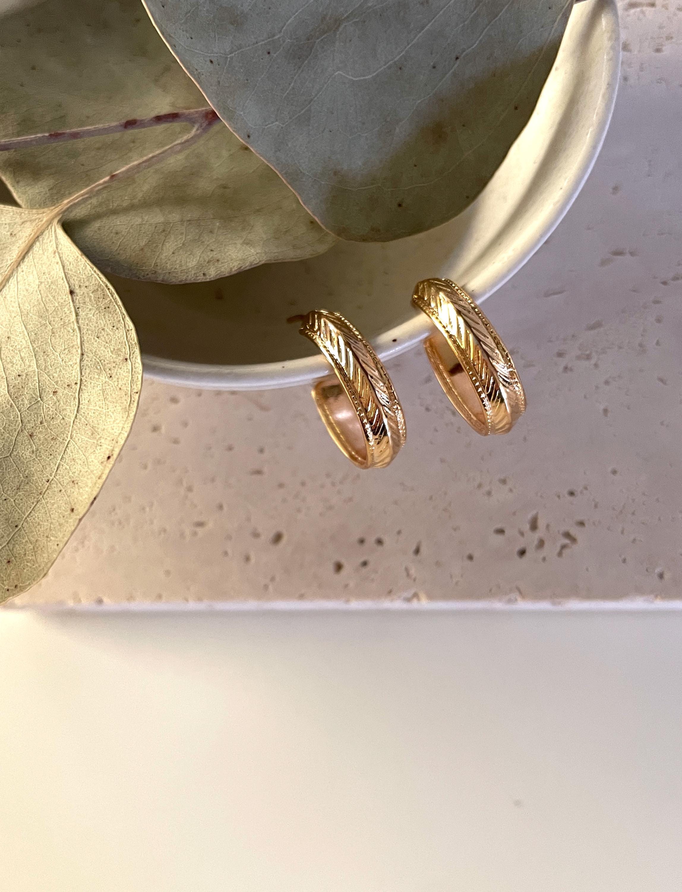 Textured CHUNKY HOOP EARRINGS / thick hoops/ patterned hoop earrings/ gold hoops/ huggie hoop earrings/ leaf texture hoops/ modern hoops