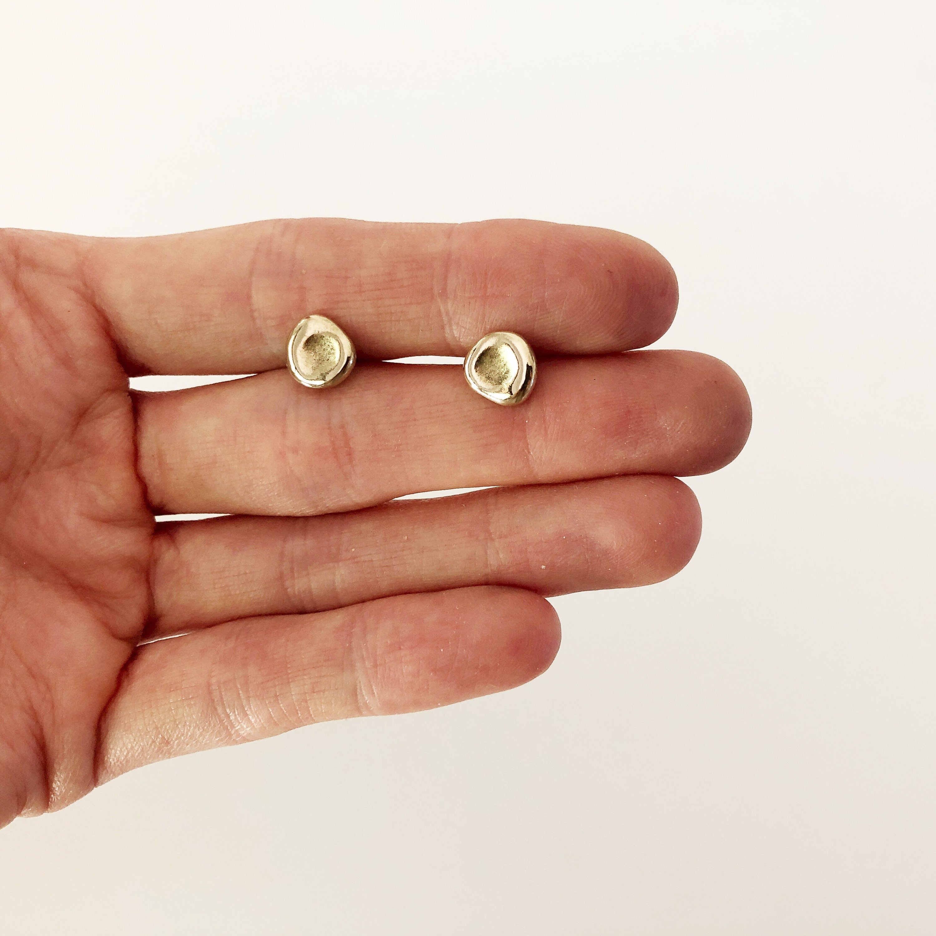 LOA MINIMALIST pinched PEBBLE stud earrings/ stud earrings/pebble earrings/ simple studs/ hypoallergenic stud earrings/ nordymade/